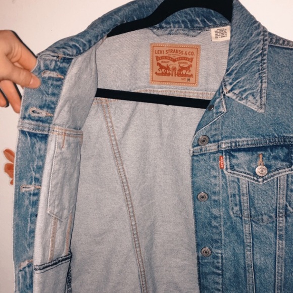 BRAND NEW Women’s Levi Denim Jacket - Picture 3 of 8